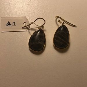 NEVER WORN gold hanging earrings